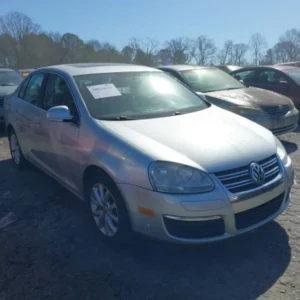 VW JETTA 2010 PLATEADO 2.5 TIPTRONIC