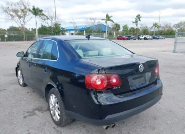 VW JETTA 2010 NEGRO 2.5 TIPTRONIC