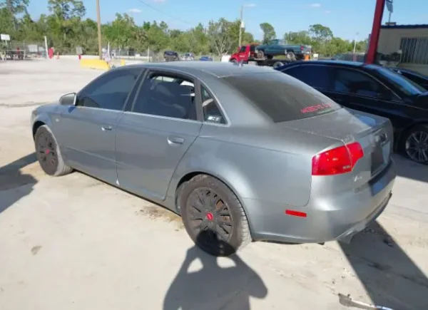 AUDI A4 2008 GRIS 2.0 FSI MECANICO