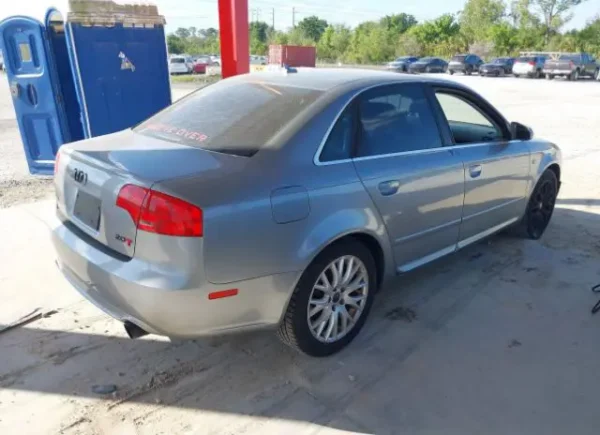 AUDI A4 2008 GRIS 2.0 FSI MECANICO