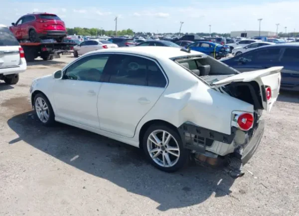 VW JETTA 2006 BLANCO 2.5 TIPTRONIC